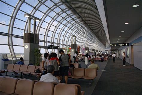 仙台空港 伊丹空港 - 空の旅と地上の物語